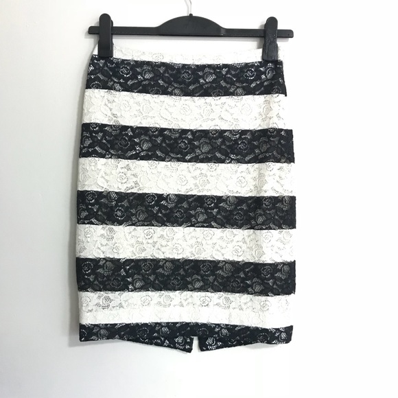 Navy and White Lace Pencil Skirt The Limited - Picture 2 of 5